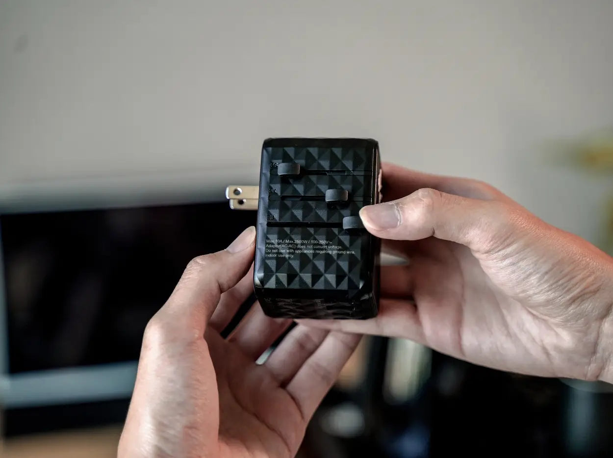 Unlocking Travel Power: Essential Features of the Ultimate Universal Charger