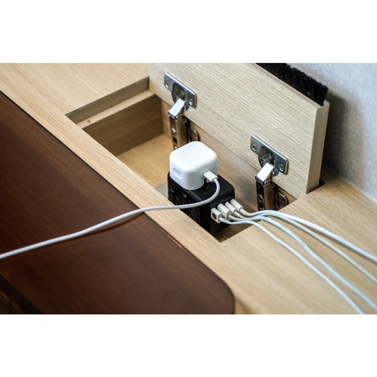 TravlMate 70W Universal Travel GaN Charger - International Adapter