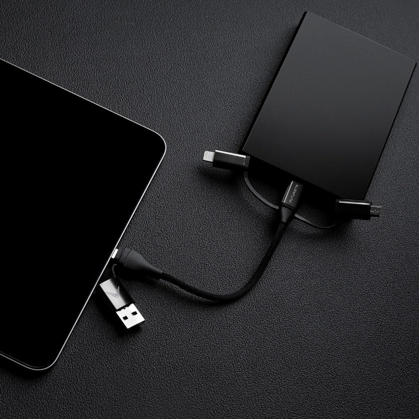 Zeus X 6 in 1 cable transferring data from iPad to SSD